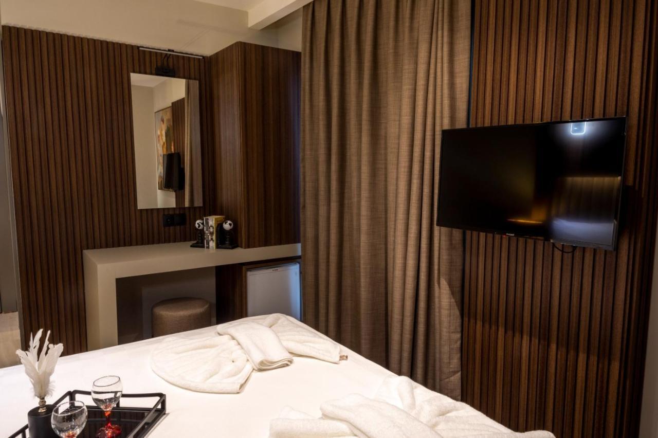 Monalisa Hotel *